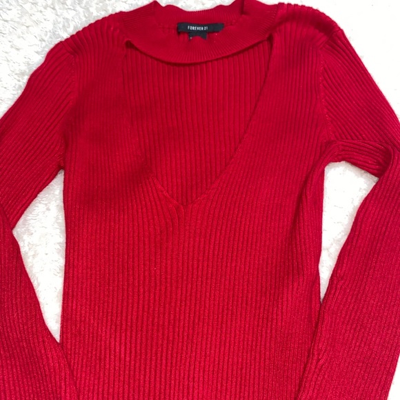 Cut out chest top - Picture 1 of 1